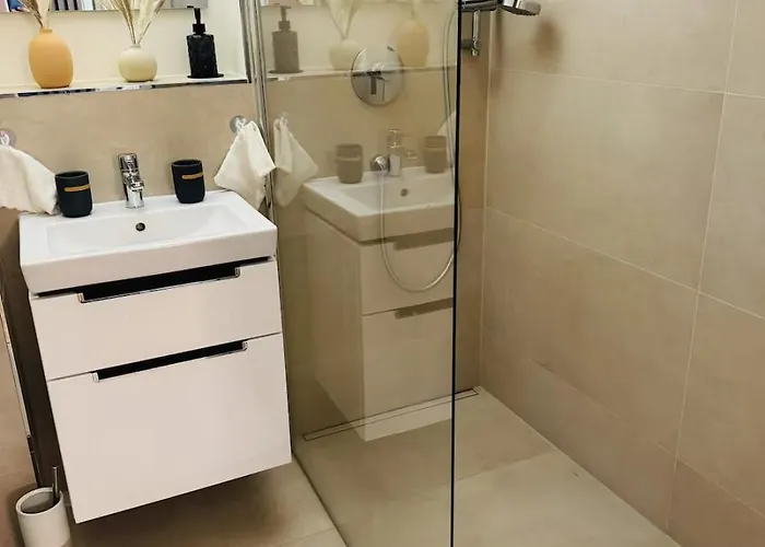 Wellness - Pool, Sauna, E-bikes Direkt Am *